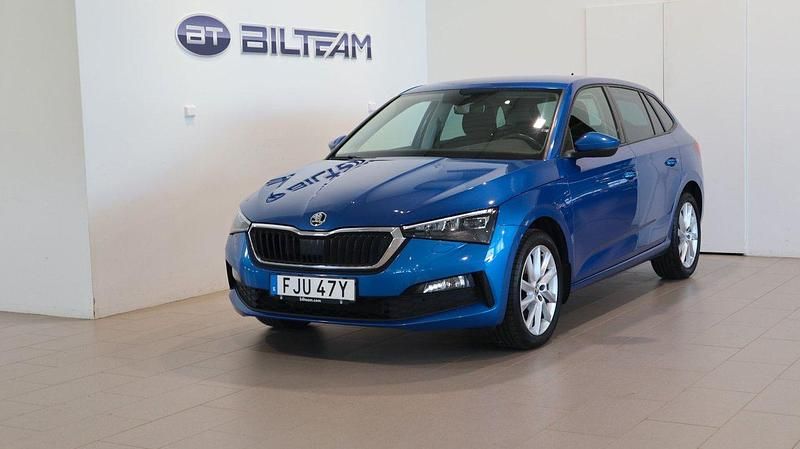 Blå Begagnad 2020 Skoda Scala Style Halvkombi | 194 900 kr (Marknadspris) - Bild 1/4