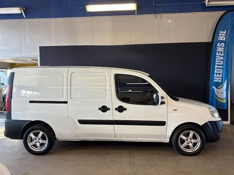 Begagnad Fiat Doblò 120 HK (88 kW) 2009 Vit Minibuss