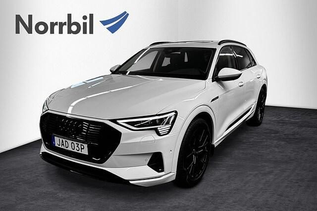 Begagnad Audi e-tron Proline 300 kW (408 HK) 2022 Glaciärvit metallic SUV