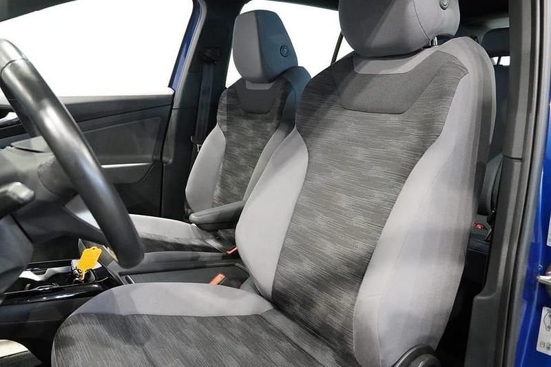 Begagnad VW ID.4 Pure 126 kW (172 HK) 2021 Blå SUV