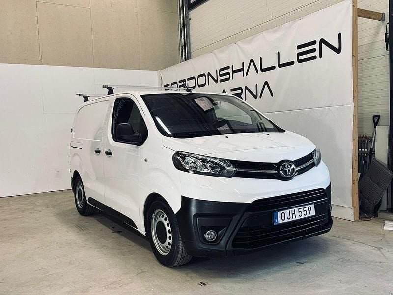 Vit Begagnad 2016 Toyota Proace Van | 139 900 kr (Marknadspris) - Bild 1/4