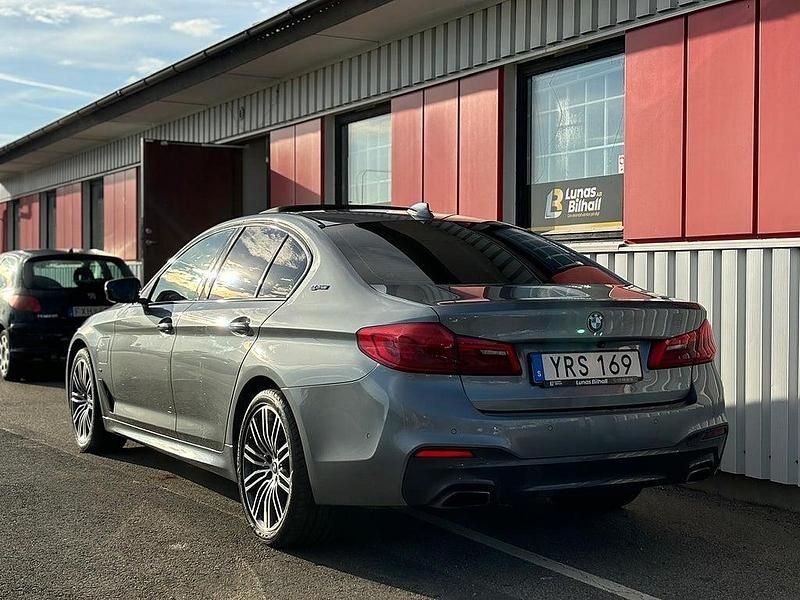 Begagnad BMW 530e iPerformance 252 HK (185 kW) 2017 Blå Sedan