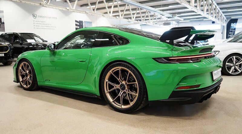 Begagnad Porsche 992 Sport 510 HK (375 kW) 2022 Grön
