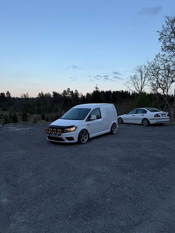 Begagnad VW Caddy 102 HK (75 kW) 2016 Minibuss