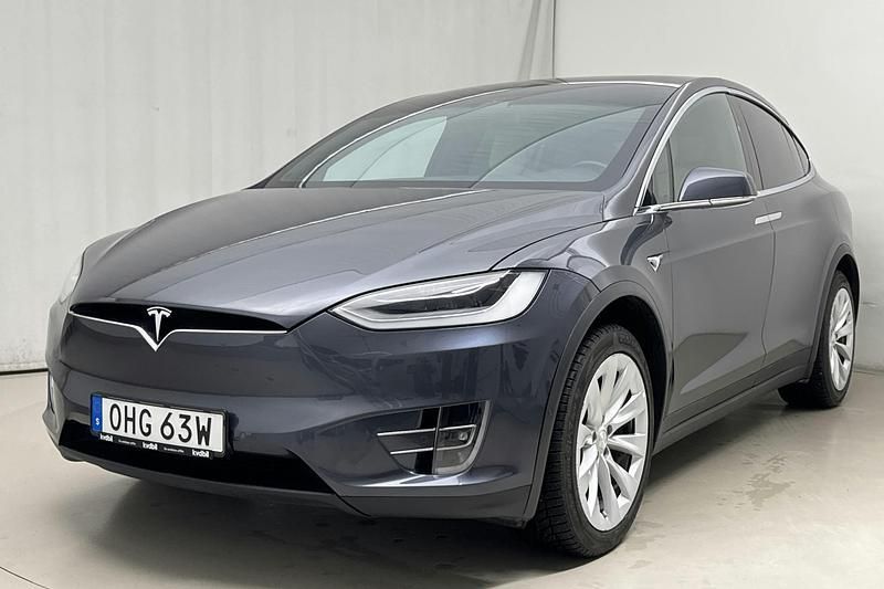 Grå Begagnad 2020 Tesla Model X SUV | 415 000 kr (Superpris) - Bild 1/4