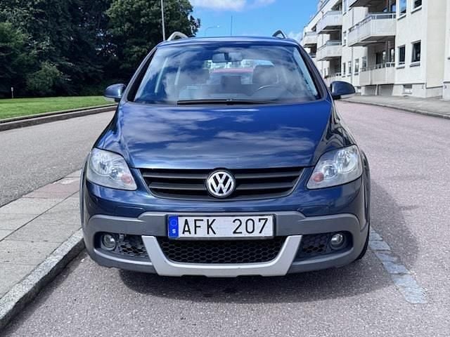 Grå Begagnad 2007 VW Golf V Halvkombi | 45 000 kr (Marknadspris) - Bild 1/4
