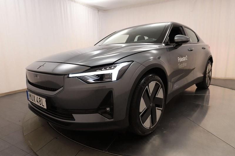 Mörkgrå Begagnad 2024 Polestar 2 Pilot Sedan | 529 900 kr - Bild 1/4