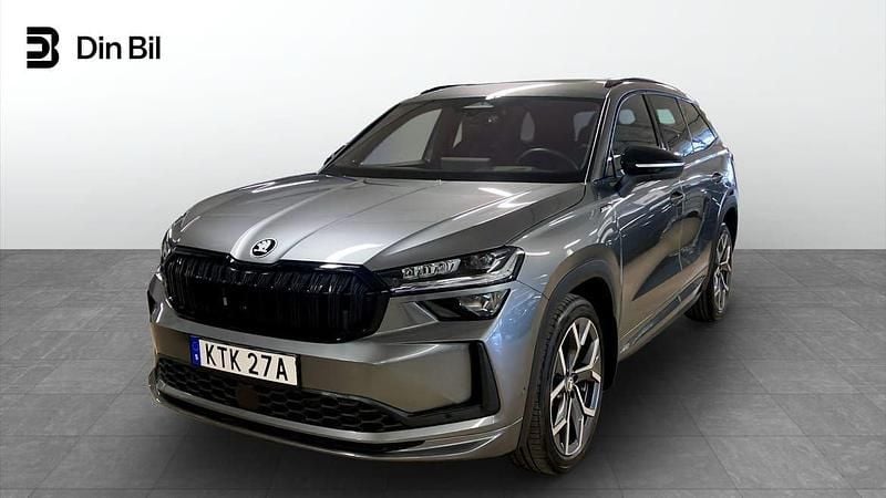 Grå Begagnad 2025 Skoda Kodiaq Selection SUV | 569 900 kr (Dyr) - Bild 1/4