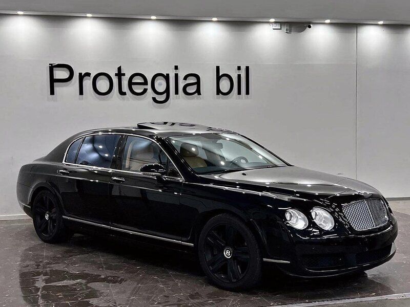 Begagnad Bentley Continental Flying Spur 561 HK (412 kW) 2006 Svart Sedan