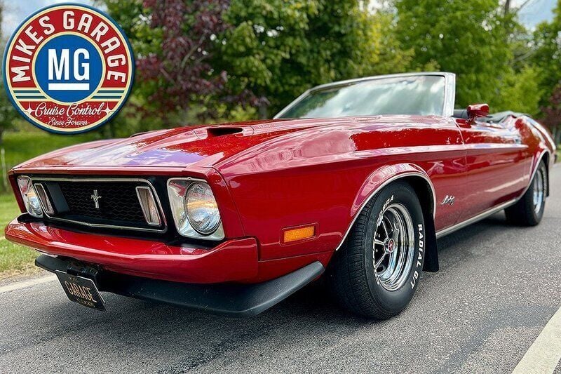 Begagnad Ford Mustang 250 HK (183 kW) 1973 Bright red Cab