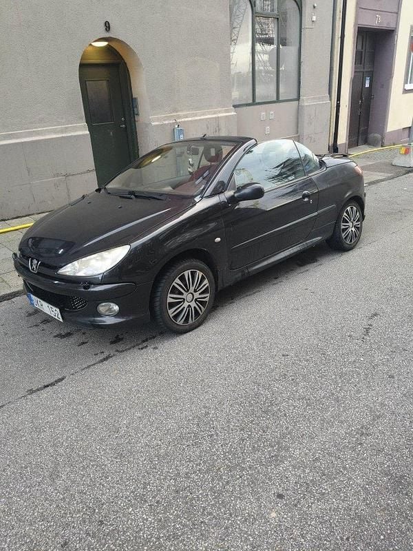 Svart Begagnad 2004 Peugeot 206 CC Cab | 14 000 kr (Bra pris) - Bild 1/4