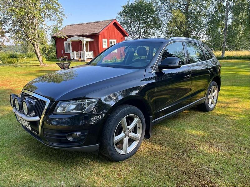 Svart Begagnad 2010 Audi Q5 Design SUV | 88 000 kr (Marknadspris) - Bild 1/4
