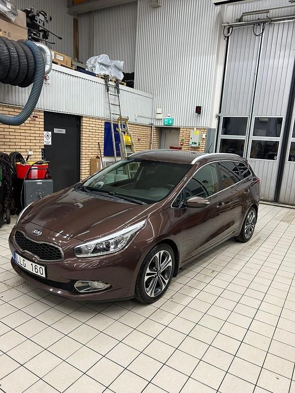 Begagnad Kia Ceed Sportswagon 128 HK (94 kW) 2013 Kombi