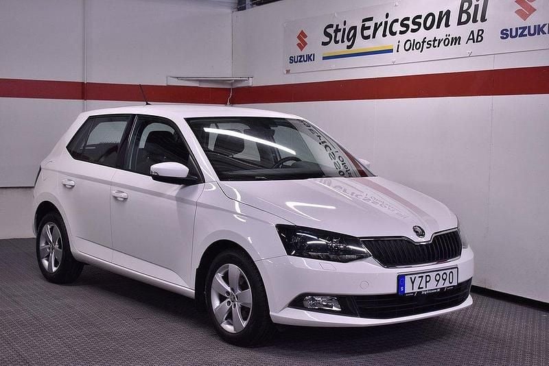 Vit Begagnad 2017 Skoda Fabia Style Halvkombi | 98 500 kr (Lite dyr) - Bild 1/4
