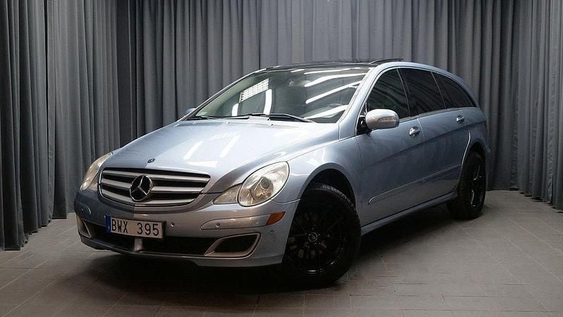Ljusblå (blå) Begagnad 2006 Mercedes R350 Minibuss | 74 900 kr - Bild 1/4