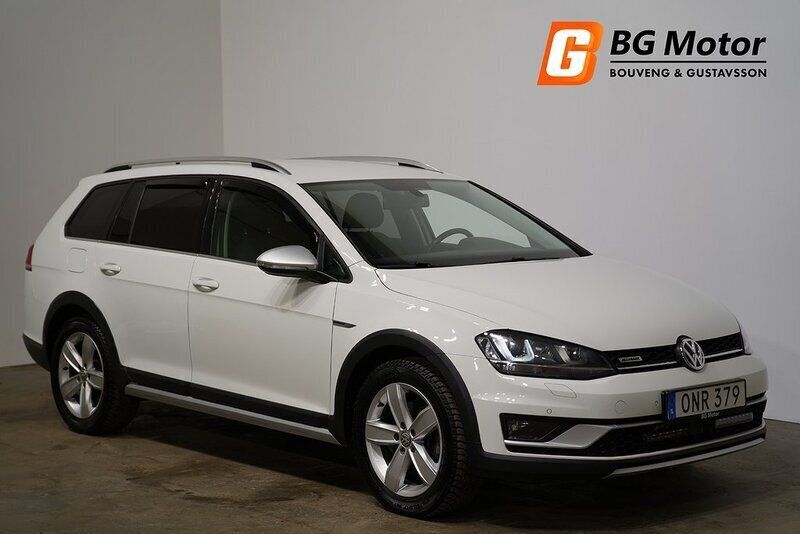 Vit Begagnad 2015 VW Golf Alltrack Kombi | 154 800 kr (Marknadspris) - Bild 1/3