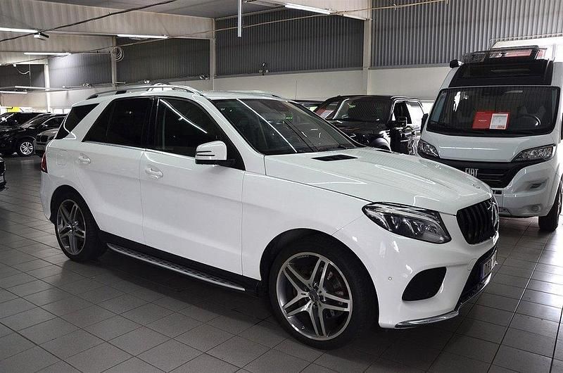 Vit Begagnad 2015 Mercedes GLE350 AMG line SUV | 279 900 kr - Bild 1/4