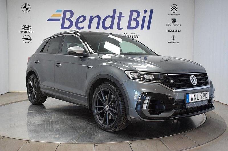 Gråmetallic Begagnad 2020 VW T-Roc R SUV | 289 500 kr (Marknadspris) - Bild 1/3