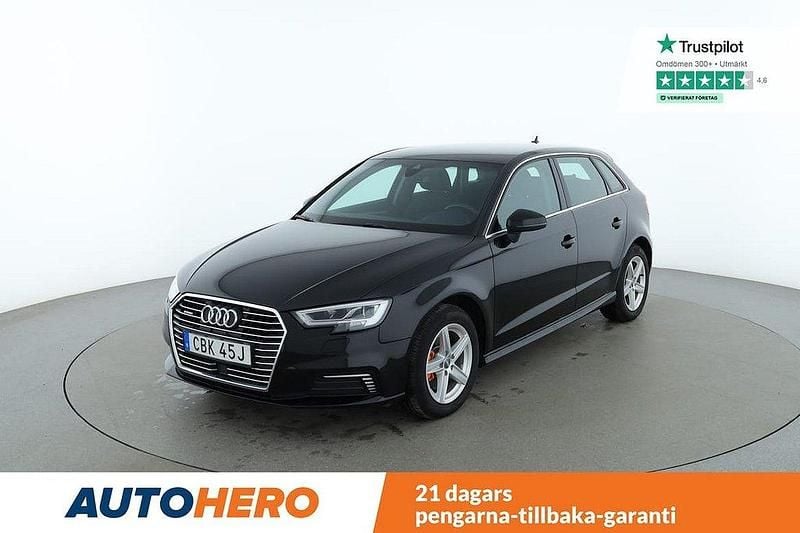 Svart Begagnad 2020 Audi A3 Sportback e-tron Sedan | 259 000 kr (Bra pris) - Bild 1/4