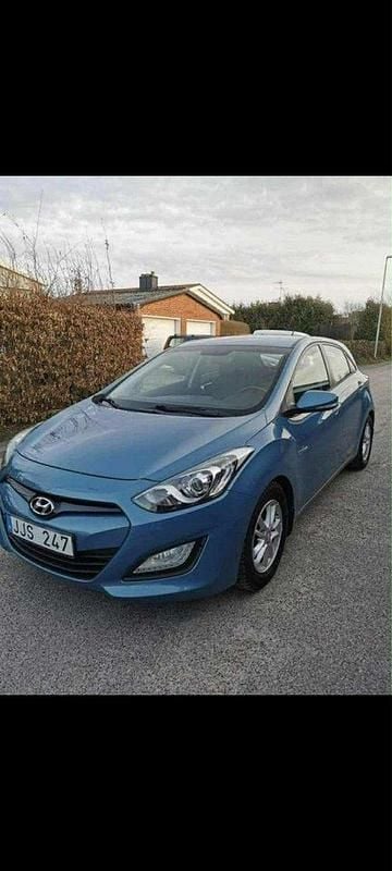Blå Begagnad 2014 Hyundai i30 Halvkombi | 58 000 kr (Marknadspris) - Bild 1/4