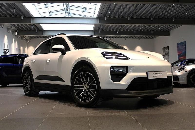Vit Begagnad 2024 Porsche Macan SUV | 835 000 kr (Superpris) - Bild 1/4