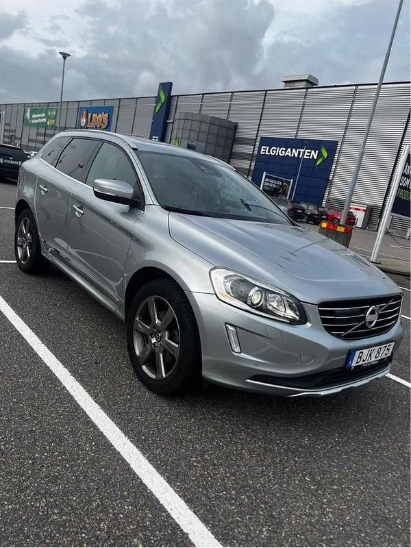 Silver Begagnad 2014 Volvo XC60 Summum SUV | 159 000 kr (Marknadspris) - Bild 1/4