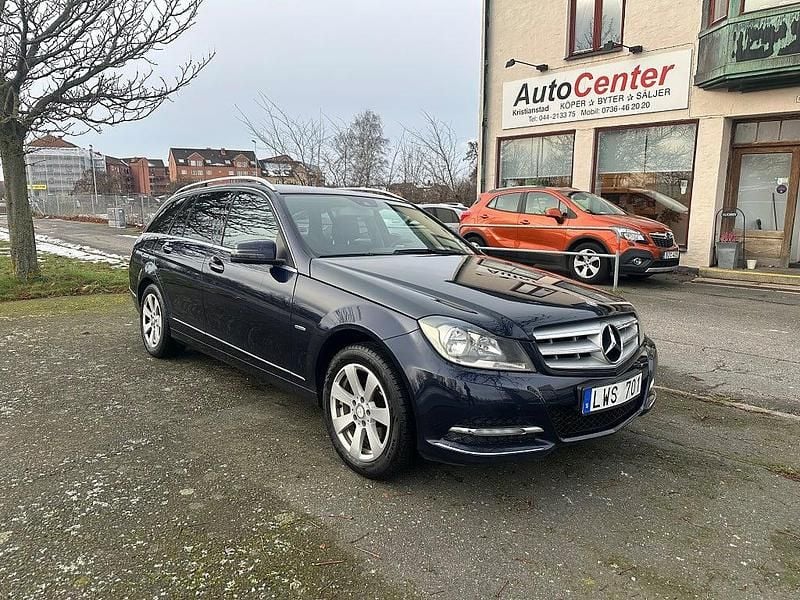 Blå Begagnad 2011 Mercedes C180 Avantgarde Kombi | 76 000 kr (Bra pris) - Bild 1/4