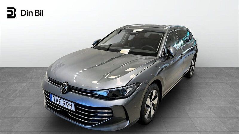 Mörkgrå Ny 2025 VW Passat Business Kombi | 460 200 kr (Lite dyr) - Bild 1/4