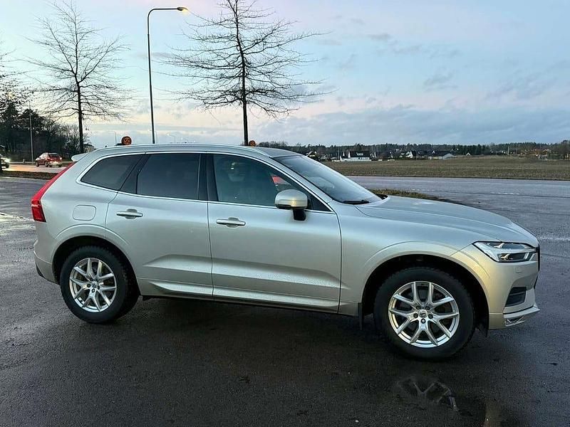 Begagnad Volvo XC60 Momentum 200 HK (147 kW) 2018 Ljusbrun SUV