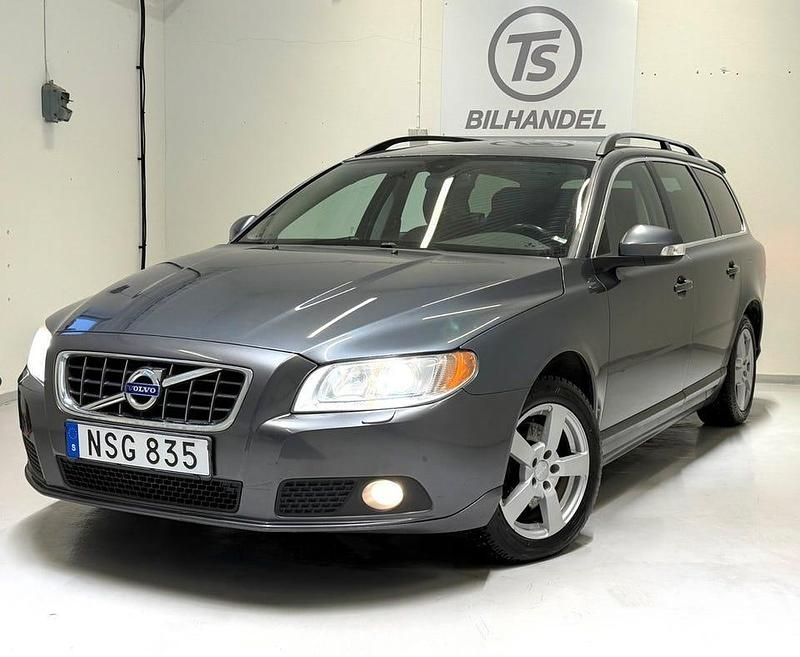 Begagnad Volvo V70 Momentum 163 HK (119 kW) 2011 Grå Kombi