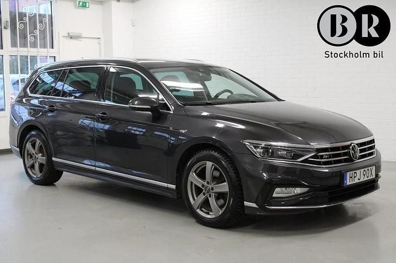 Grå Begagnad 2022 VW Passat R-line | 279 900 kr (Marknadspris) - Bild 1/4