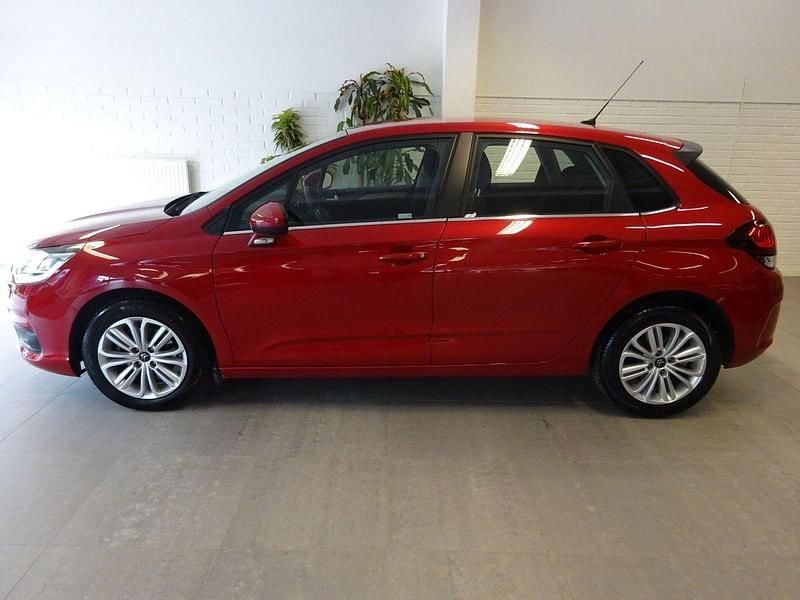 Röd Begagnad 2015 Citroën C4 Halvkombi | 125 500 kr (Lite dyr) - Bild 1/4