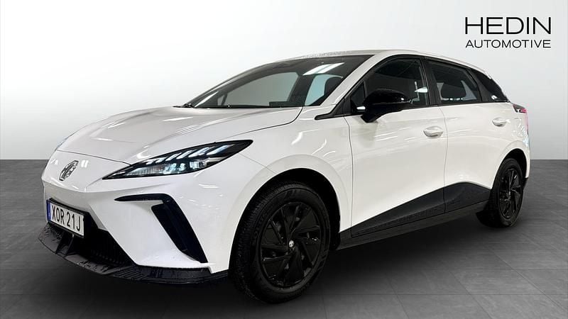 Vit (white) Begagnad 2023 MG MG4 EV Halvkombi | 219 900 kr (Bra pris) - Bild 1/4