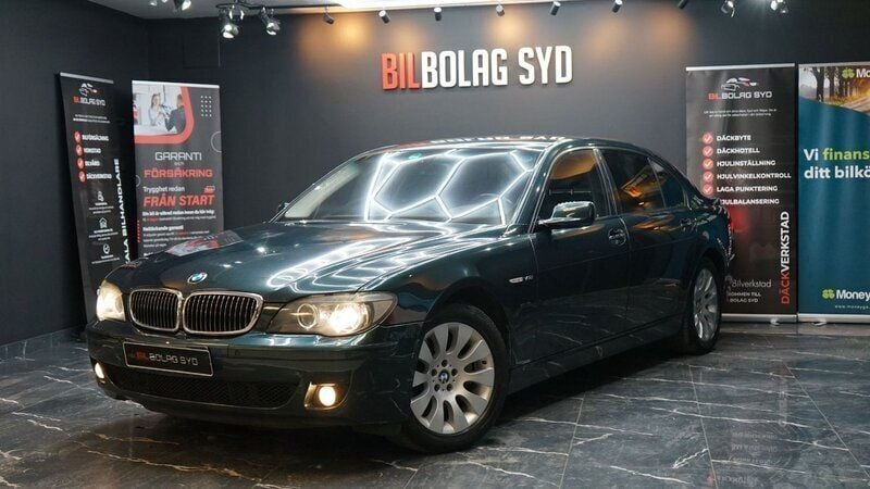 Mörkgrön Begagnad 2007 BMW 760L Sedan | 139 900 kr - Bild 1/4