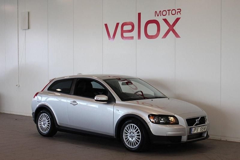 Ljusgrå Begagnad 2009 Volvo C30 Drive Kinetic Halvkombi | 59 900 kr (Marknadspris) - Bild 1/4