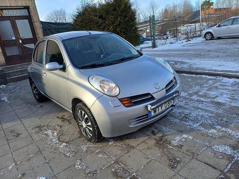 Begagnad Nissan Micra 80 HK (58 kW) 2005 Silver
