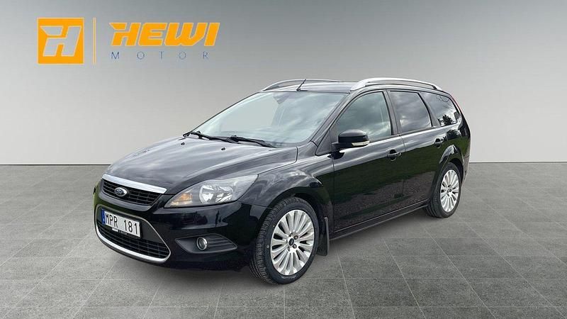 Svart Begagnad 2010 Ford Focus Titanium Kombi | 29 800 kr (Superpris) - Bild 1/4