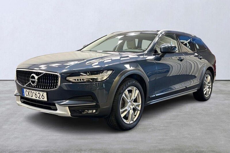 Mörkblå Begagnad 2018 Volvo V90 CC Kombi | 349 900 kr (Marknadspris) - Bild 1/4