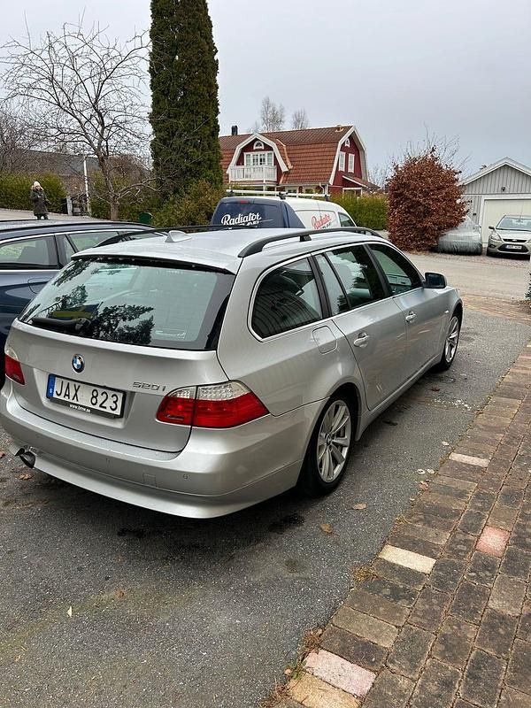 Begagnad 2009 BMW 520 Kombi | 48 000 kr (Marknadspris) - Bild 1/4