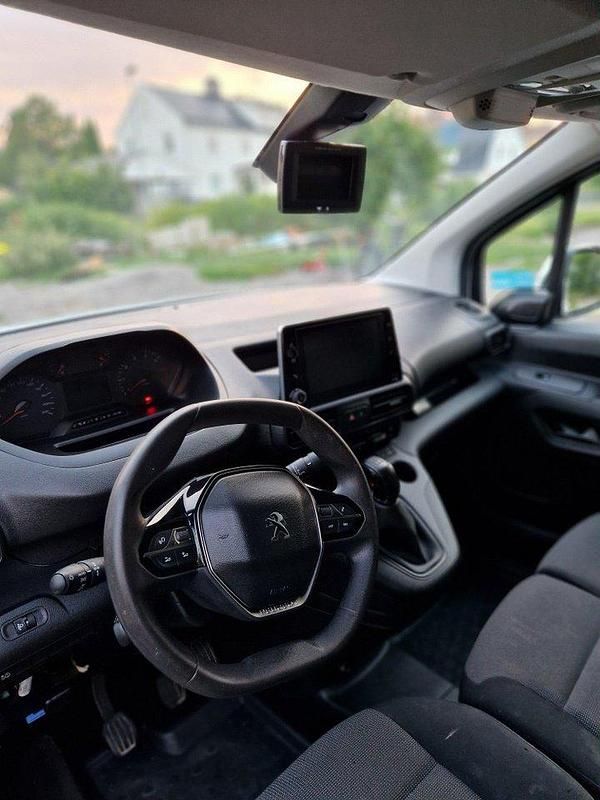 Begagnad 2018 Peugeot Partner Van | 135 000 kr (Dyr) - Bild 1/4