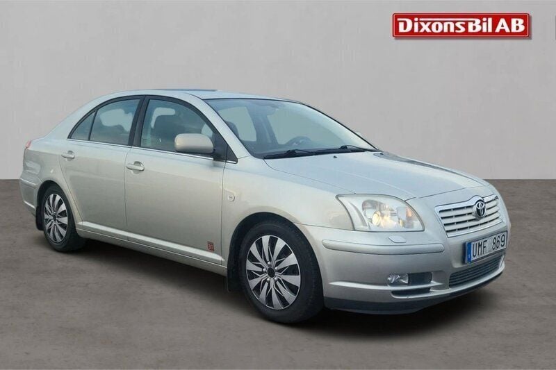 Silver Begagnad 2003 Toyota Avensis Halvkombi | 29 500 kr (Marknadspris) - Bild 1/4