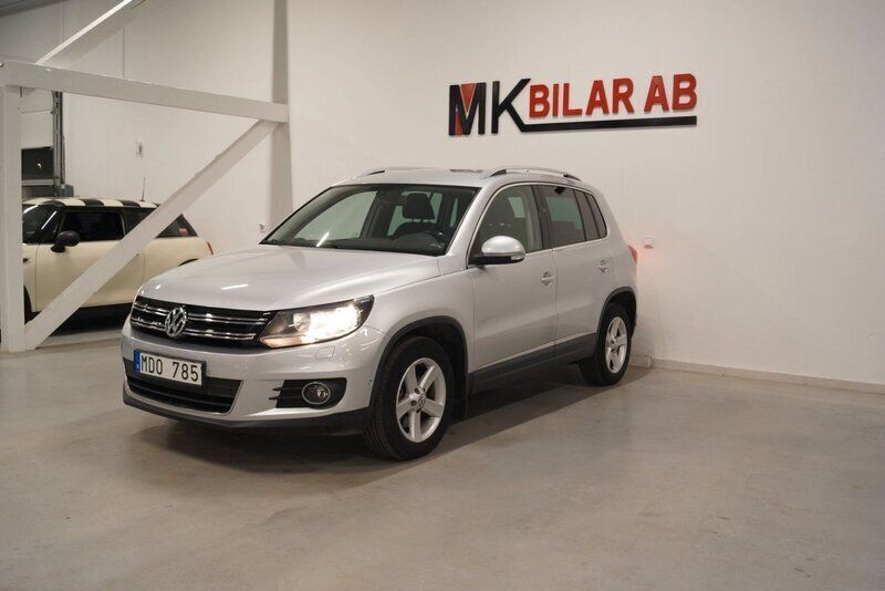 Grå Begagnad 2011 VW Tiguan Sportline SUV | 104 900 kr (Marknadspris) - Bild 1/4