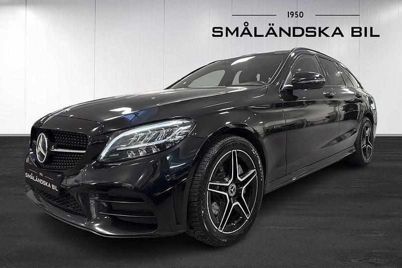 Svart Begagnad 2021 Mercedes C300e Edition Kombi | 239 000 kr - Bild 1/4