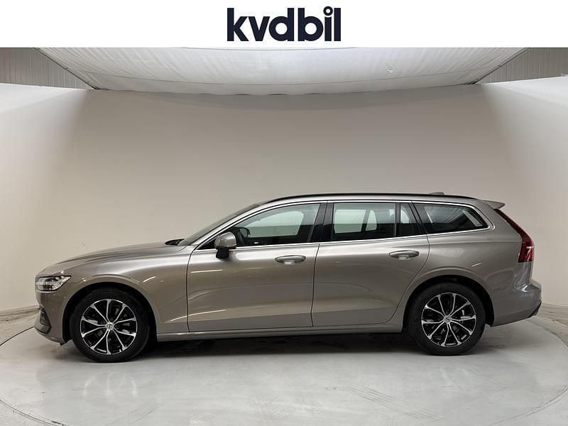 Begagnad Volvo V60 2022 Grå Kombi