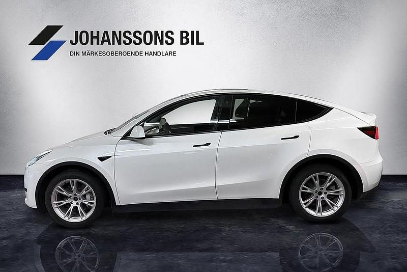 Begagnad Tesla Model Y Long Range AWD 378 kW (514 HK) 2023 Vit SUV