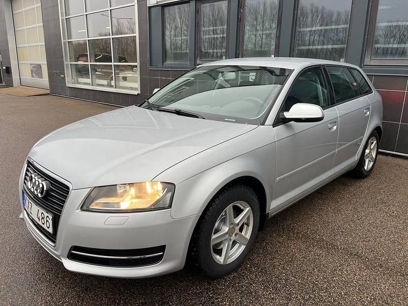 Silver Begagnad 2011 Audi A3 Attraction | 69 900 kr (Marknadspris) - Bild 1/4