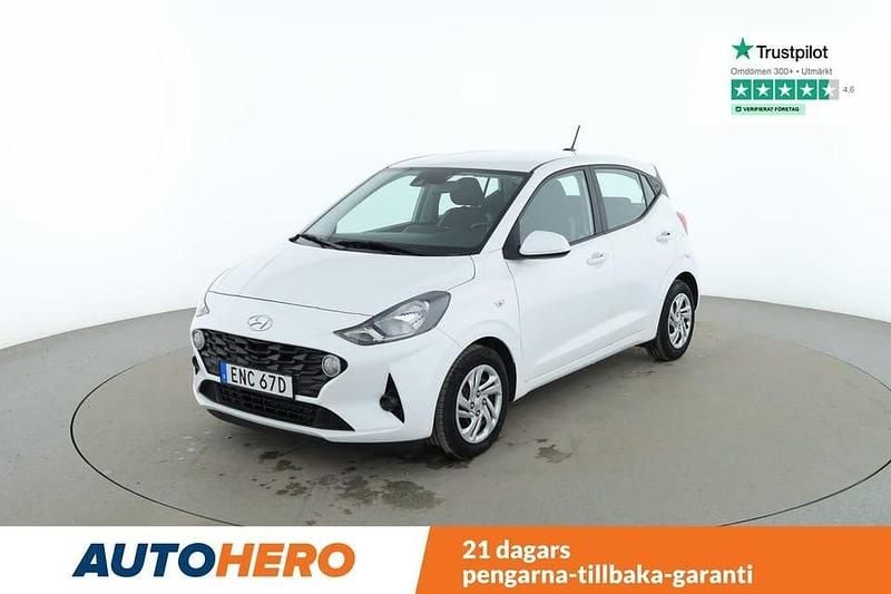 Vit Begagnad 2022 Hyundai i10 Halvkombi | 154 000 kr (Lite dyr) - Bild 1/4