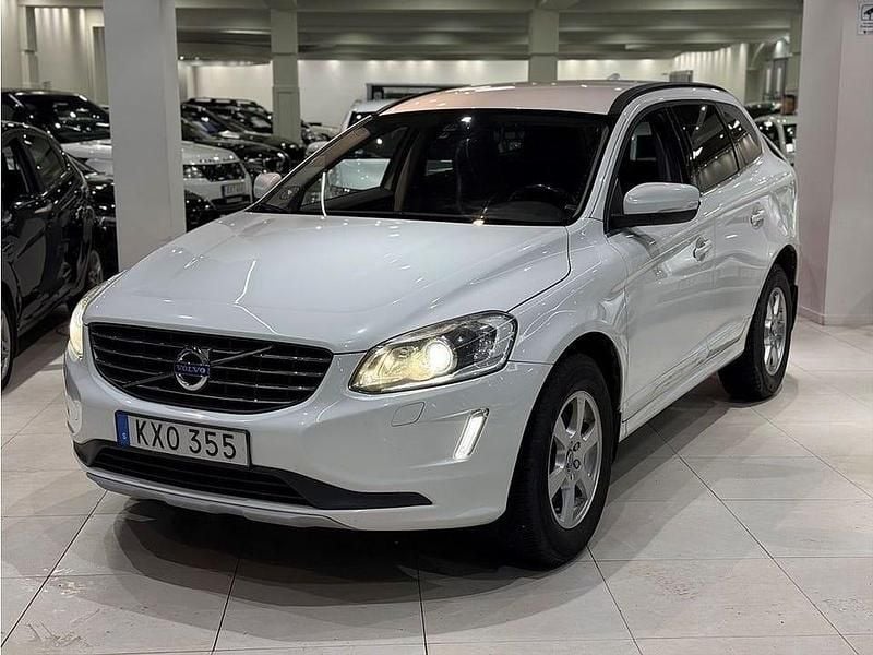 Vit Begagnad 2016 Volvo XC60 SUV | 139 900 kr - Bild 1/4