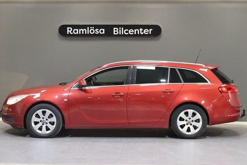 Röd Begagnad 2010 Opel Insignia Edition Kombi | 54 900 kr (Marknadspris) - Bild 1/4