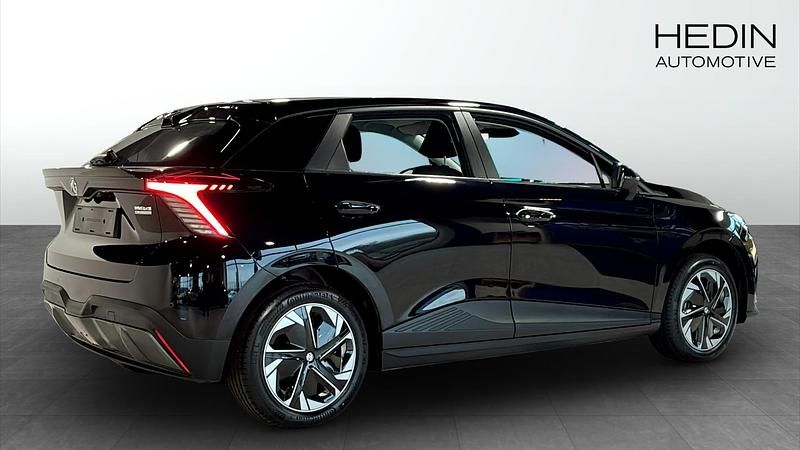 Begagnad MG MG4 EV 125 kW (170 HK) 2024 Svart Halvkombi